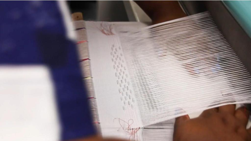 Telando el tejido con paneles solares