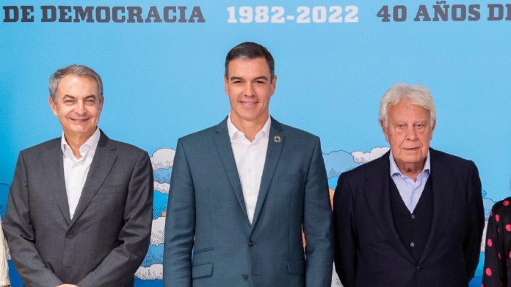 Detalle de una de las fotografías del acto en Ferraz.