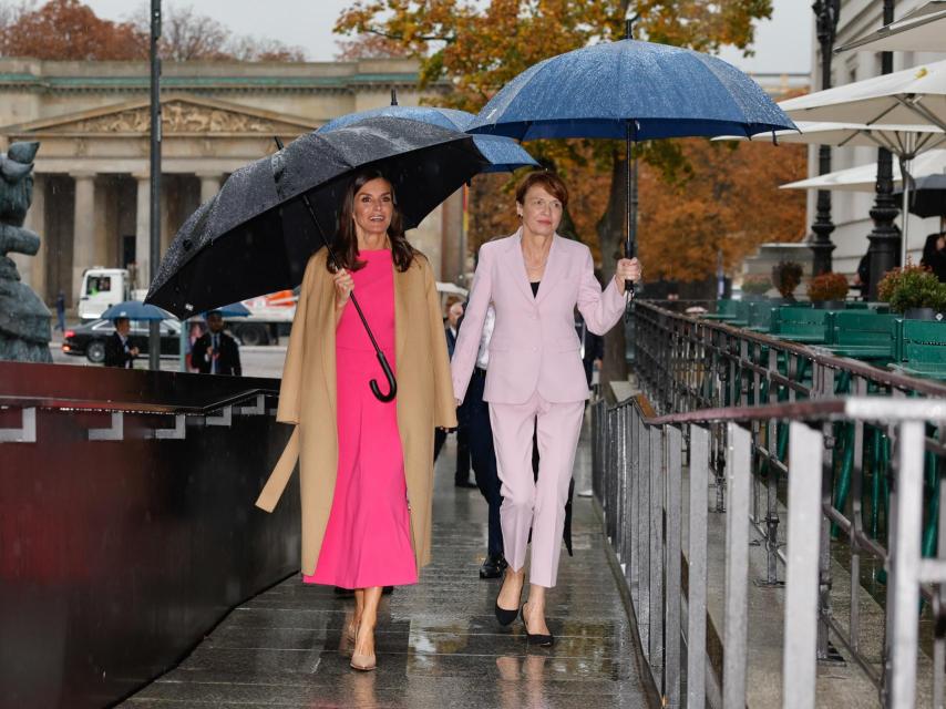 La reina Letizia y la Primera Dama de Alemania este martes en Berlín.