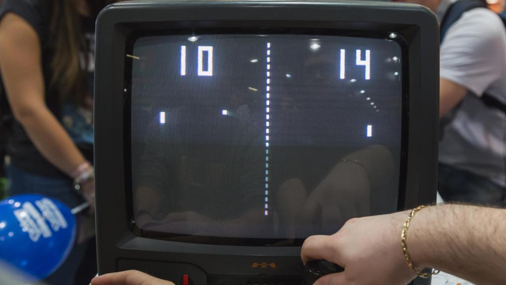 Imagen de archivo de algunas  personas jugando al 'Pong'.