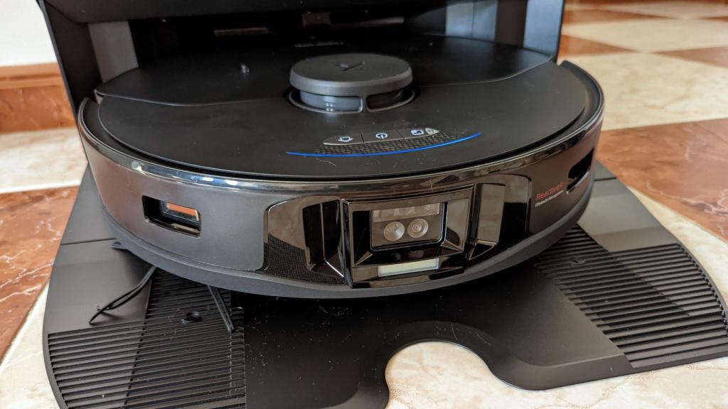 Roborock usa un sistema de detección triple con LiDAR, cámara y luz 3D