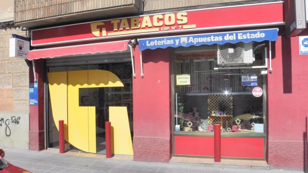 El estanco de Guadalajara donde se ha sellado el boleto premiado.