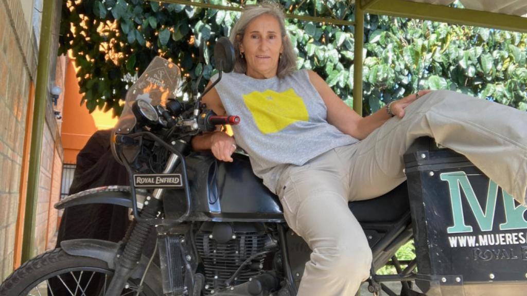 Marta Insausti en su moto.