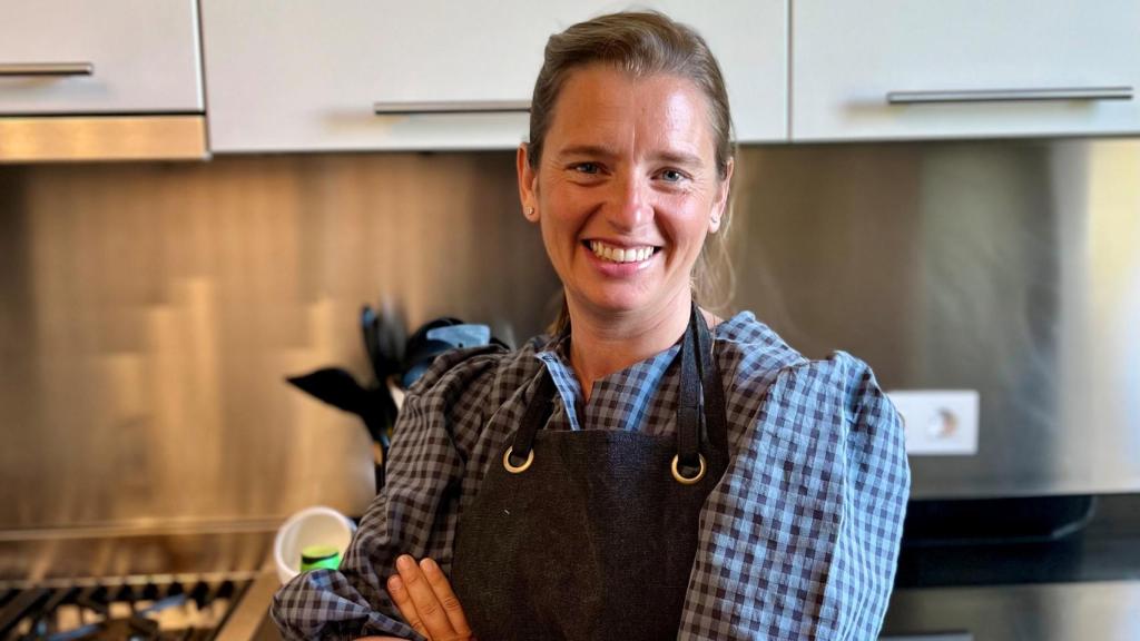 Fátima Aguirre en la cocina.