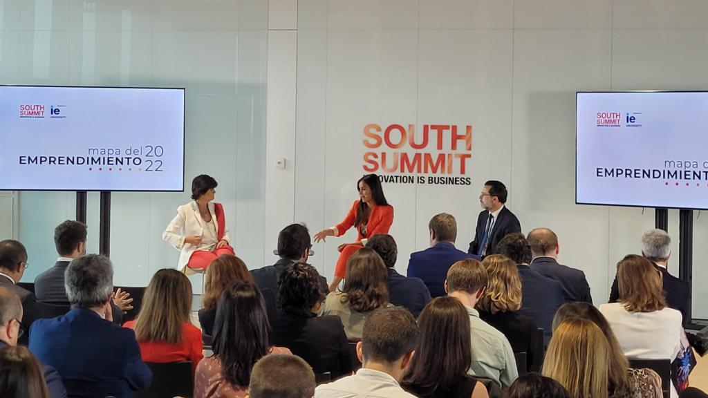 María Benjumea, fundadora y presidenta de South Summit; Begoña Villacís, vicealcaldesa de Madrid y Javier Fernández-Lasquetty, consejero de Economía, Hacienda y Empleo de la Comunidad de Madrid durante la presentación del ‘Mapa del Emprendimiento 2022’ este 19 de octubre.