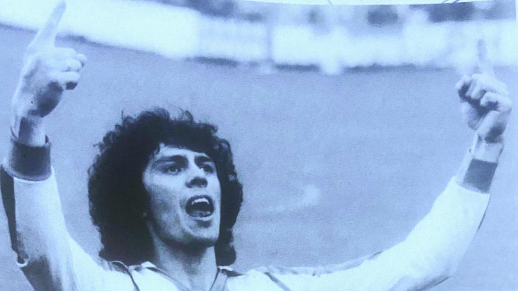 Sanabria tras marcar su gol en el estadio Santiago Bernabéu.