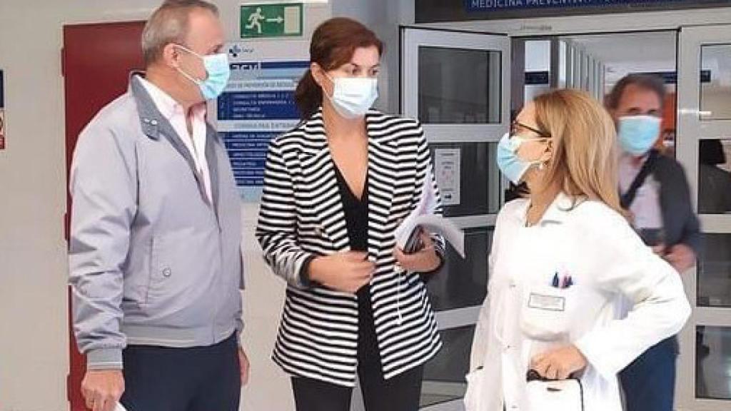 La delegada territorial de la Junta en Zamora, Clara San Damián, la gerente de Asistencia Sanitaria de Zamora, Montserrat Chimeno, y el jefe del servicio territorial de Sanidad, Casto López