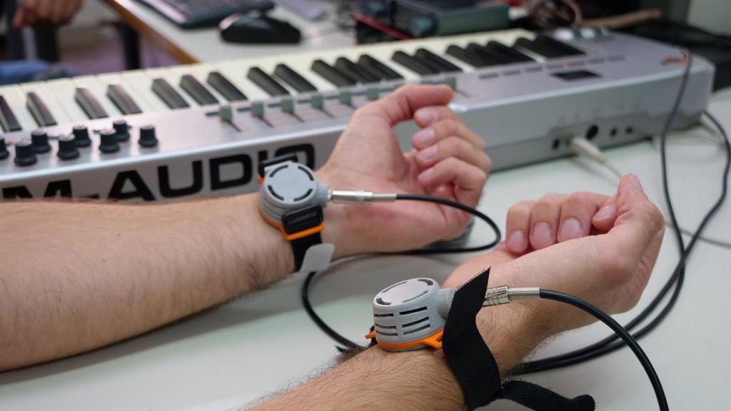 Prototipo de la Universidad de Málaga para escuchar música a través del tacto.