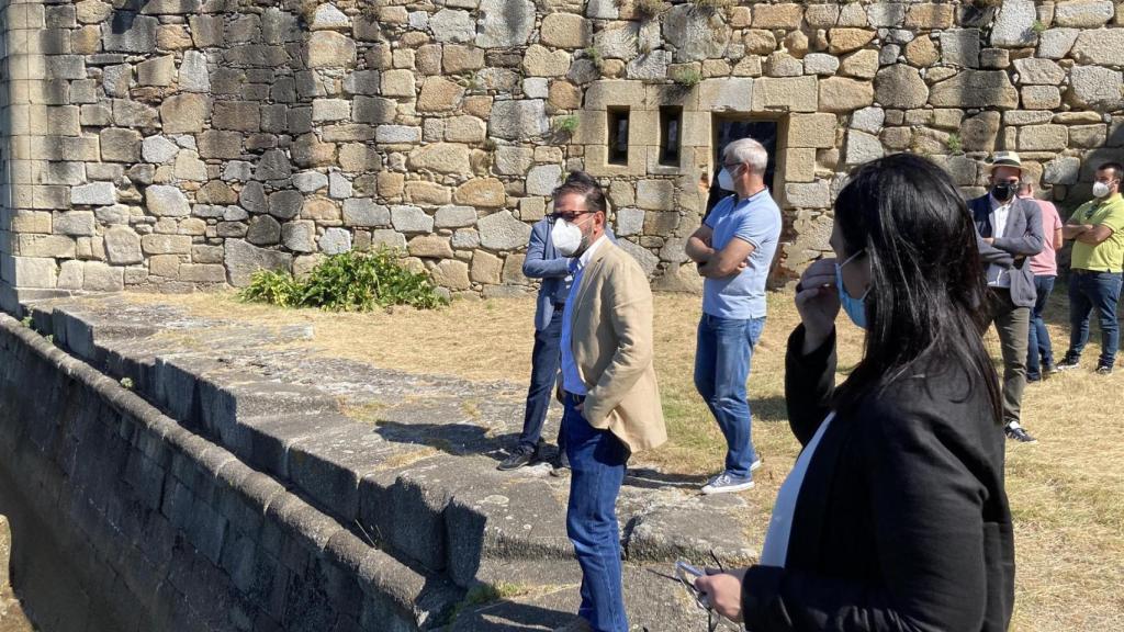 Imagen de archivo de  Ángel Mato y Eva Martínez durante una visita al castillo
