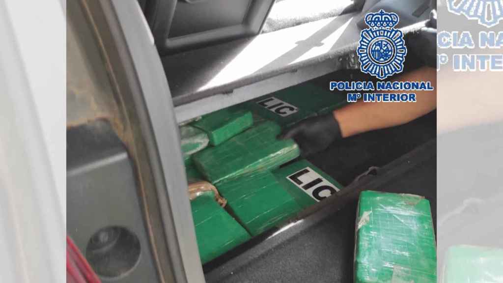 Parte de la droga intervenida en la operación.