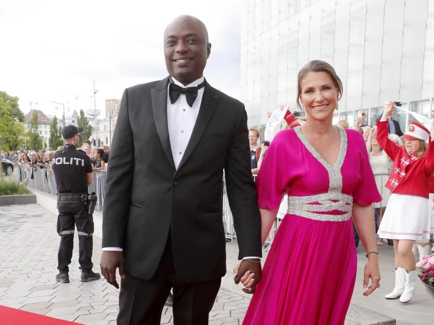 Marta Luisa y su prometido en su primera aparición en un acto de la familia real noruega.