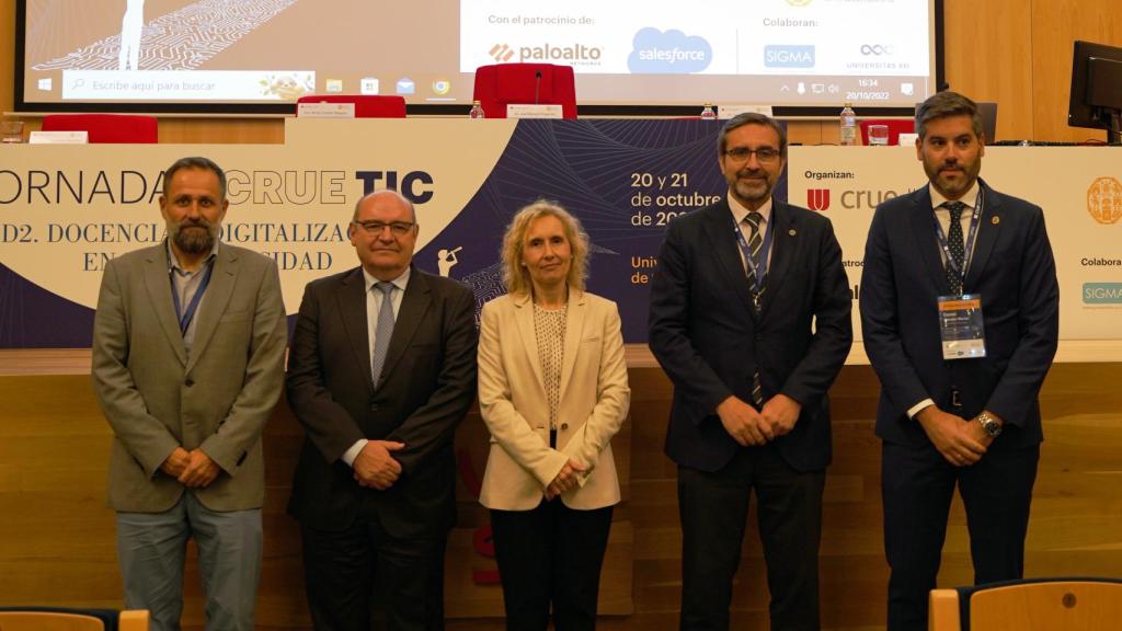 Autoridades presentes en la inauguración de la Jornada sobre TIC de la Upsa