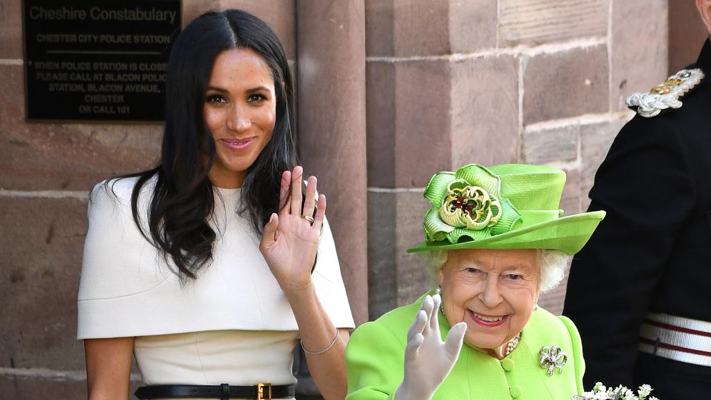 Isabel II y Meghan Markle en un acto público en junio de 2018.