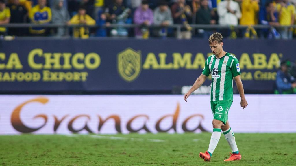 Sergio Canales abandona el Nuevo Mirandilla tras ser expulsado