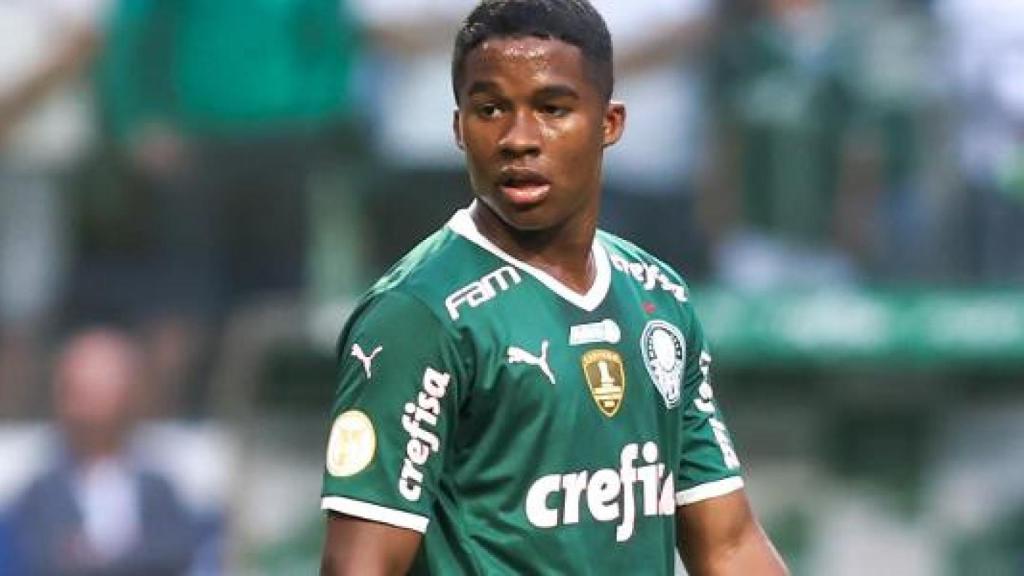 Endrick durante un partido con el Palmeiras