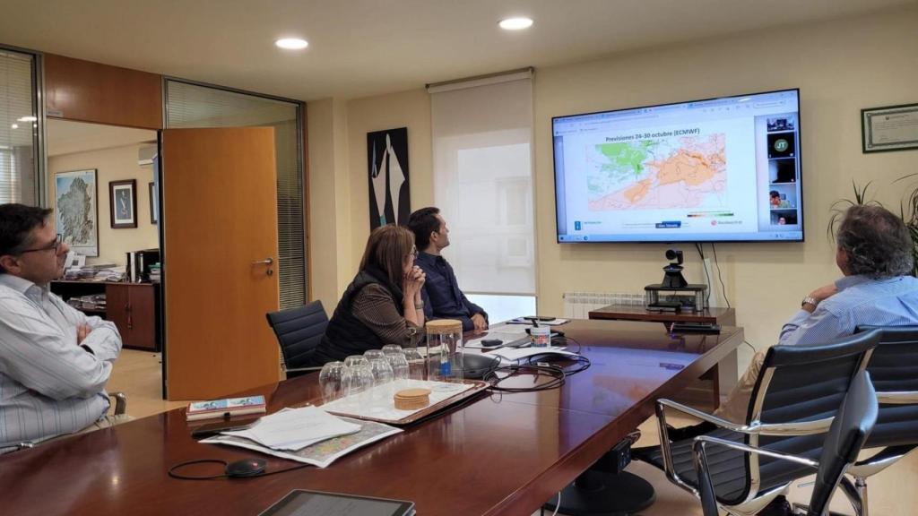 Imagen de la reunión de la Oficina Técnica da Seca este jueves.
