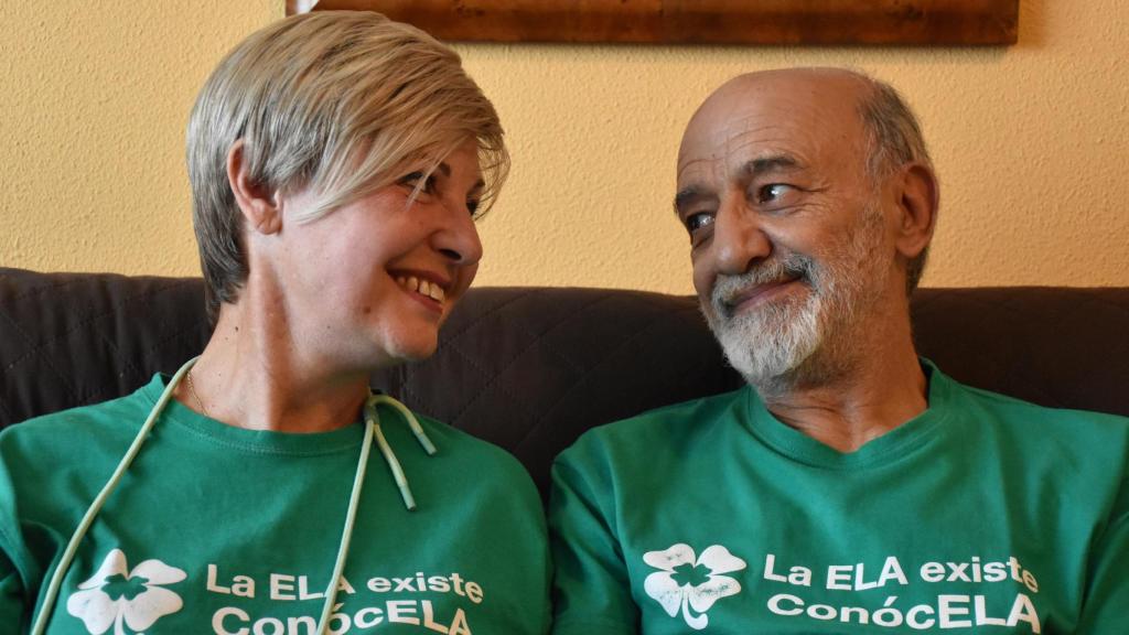 Yolanda y Miguel Ángel se miran enamorados