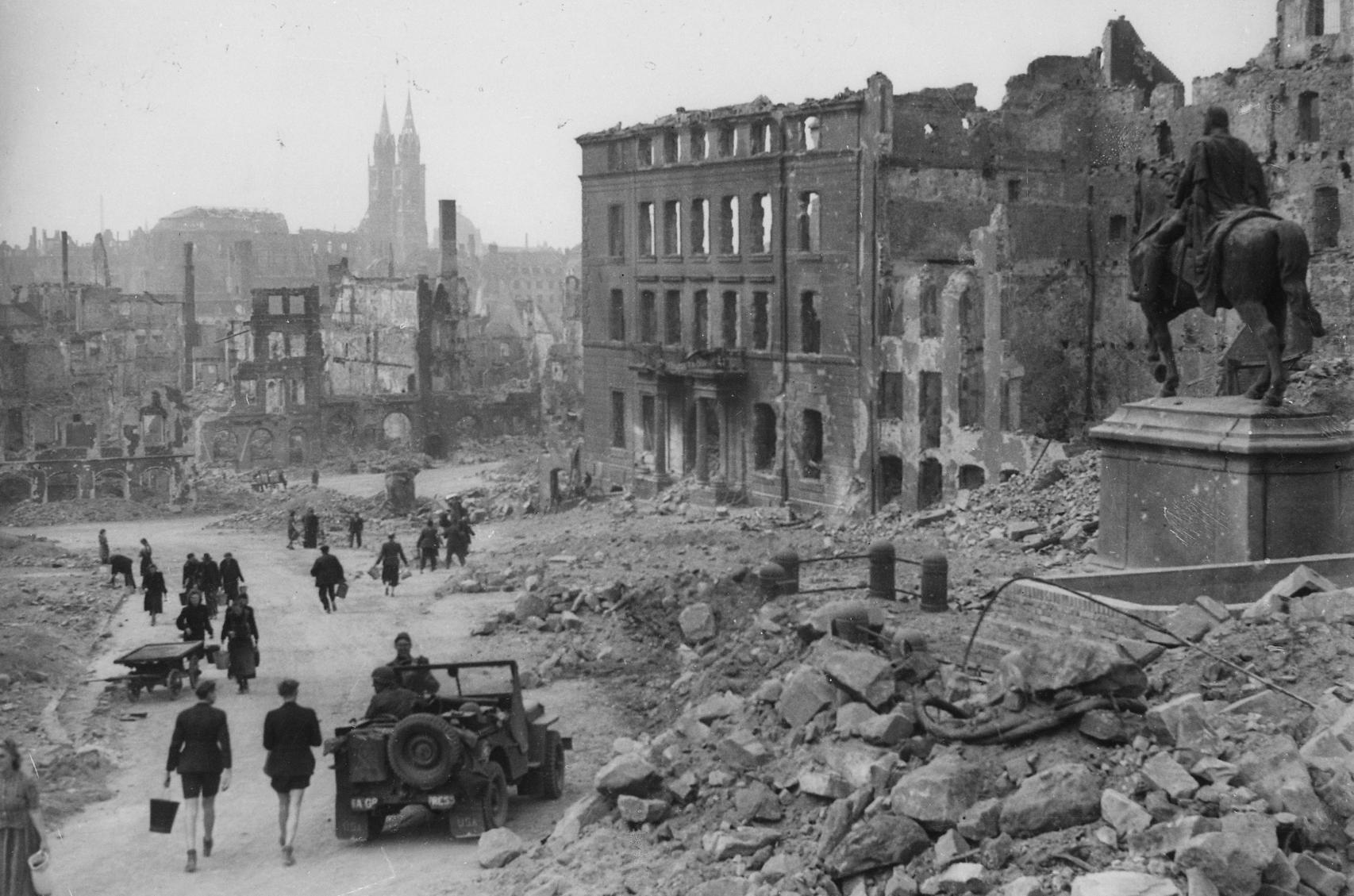 Vista general de la ciudad bávara de Núremberg en 1945, tras el cese de la resistencia organizada.