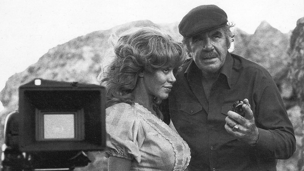Francesca Kitten Natividad junto a su Pigmalión, el director Russ Meyer