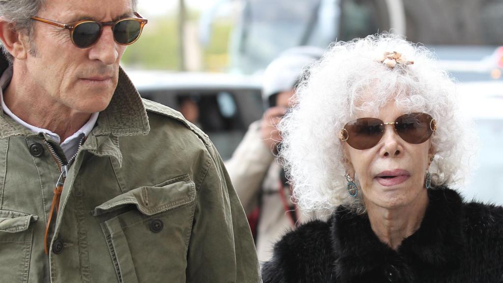 La duquesa de Alba y Alfonso Díez en una imagen del año 2012.