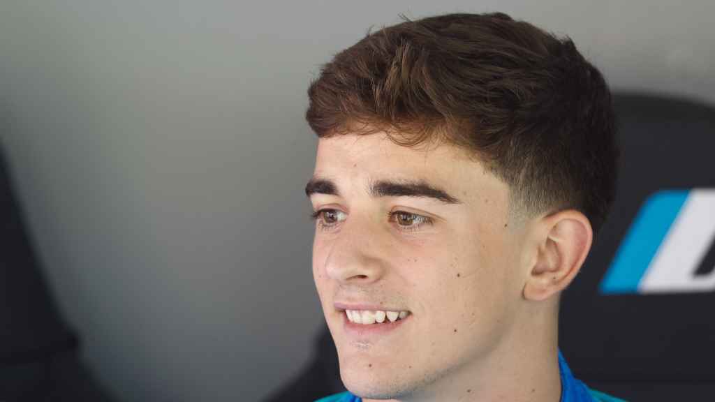 Gavi en el banquillo durante un partido del Barça