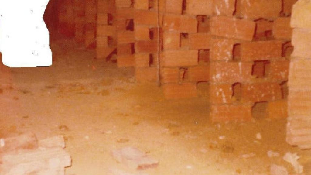 1. La gatera por donde entraban al desván los presos fugados. | 2. Zona donde depositaban la tierra y almacenaban herramientas y víveres. | 3. Habitaciones de los fugados.