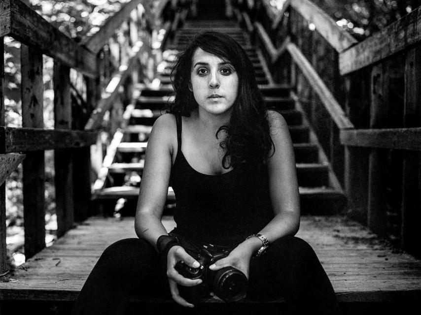 La iraní-canadiense Kiana Hayeri, Premio 2022 Leica Oskar Barnack.