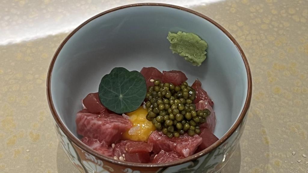 Tartar de atún con caviar
