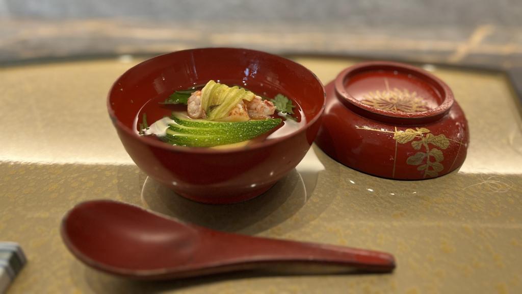 Nimonowan con tofu de bogavante