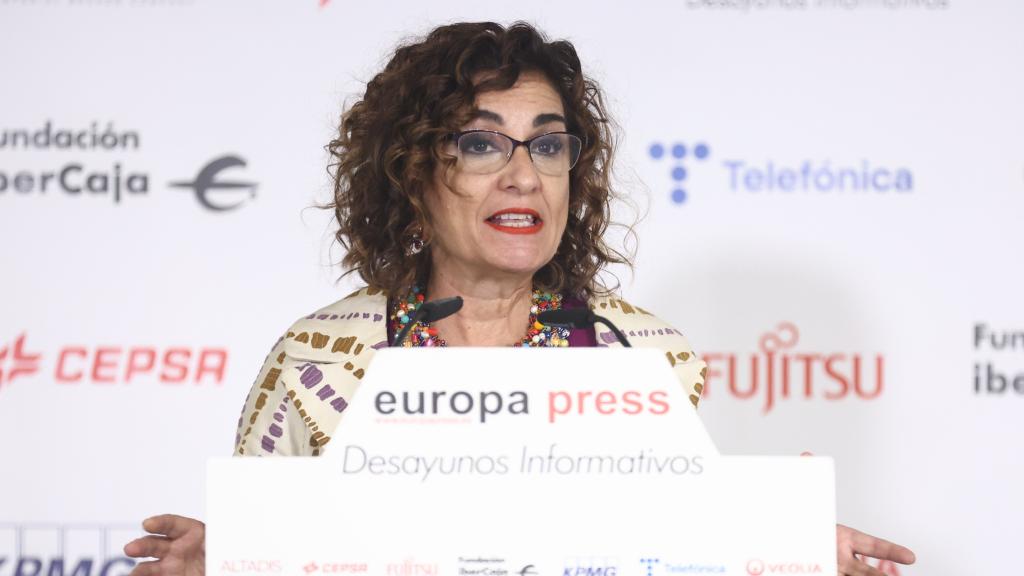 La ministra de Hacienda, María Jesús Montero, interviene durante un desayuno informativo, la semana  pasada.