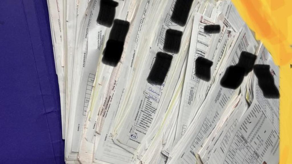 Historias clínicas de los SAMU de la Comunidad Valenciana en su carpeta azul.