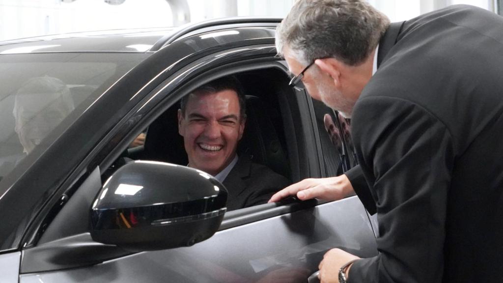 El presidente del Gobierno, Pedro Sánchez, visita el centro de I+D+i de Renault Group en Valladolid.