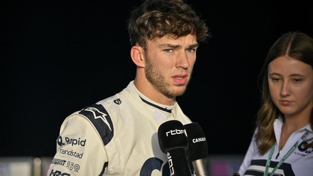 Pierre Gasly hablando ante la prensa.