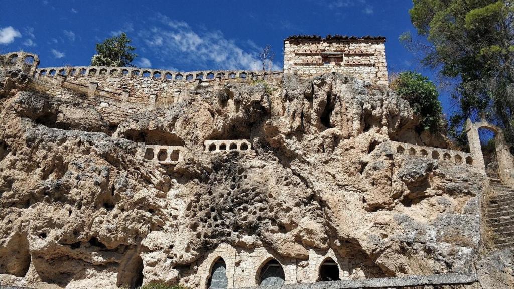 Cívica: una aldea excavada en la roca a una hora de Madrid.