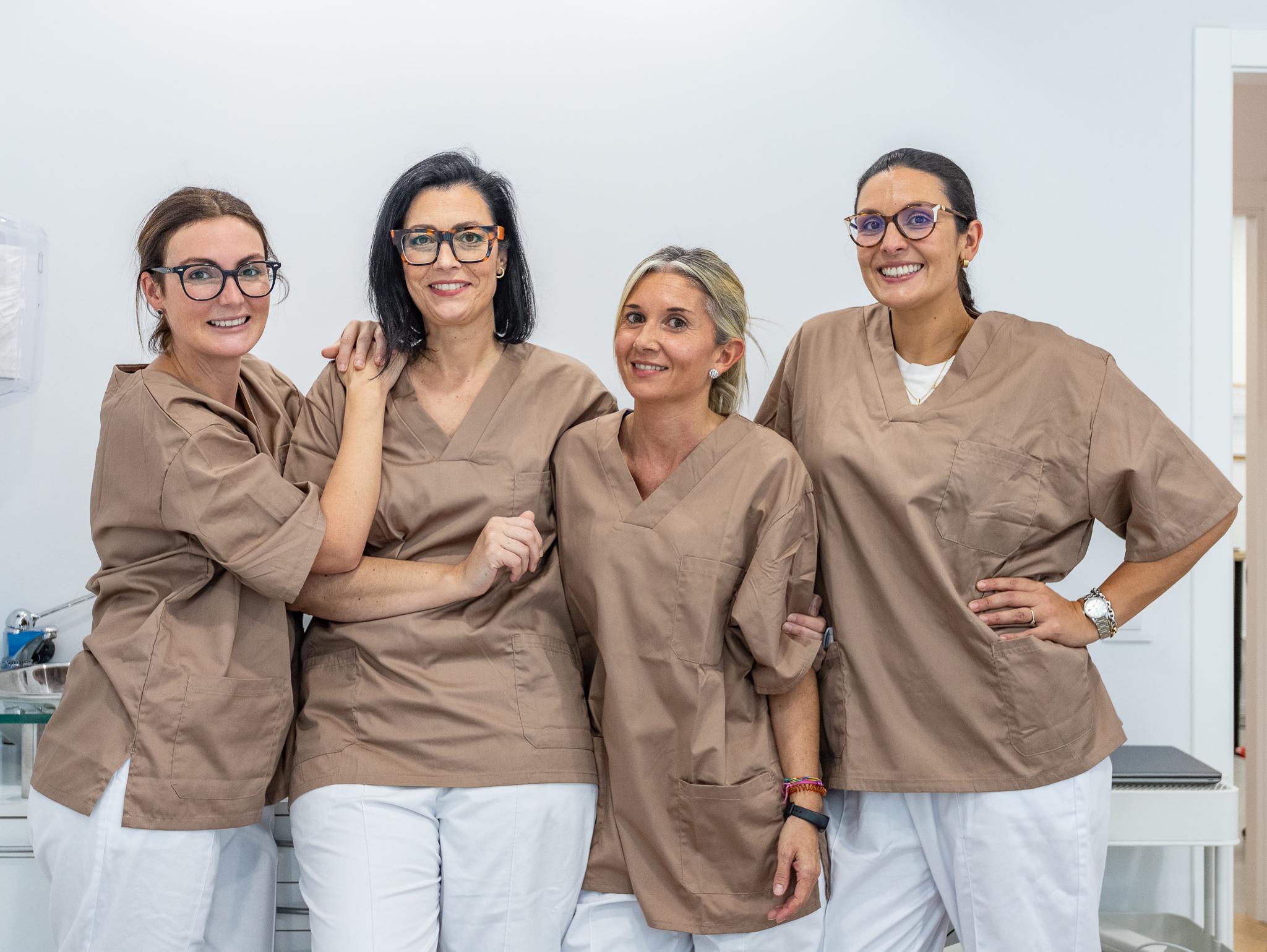 Cristina, Teresa, Laura e Isabel: equipo al frente de la Clínica Gómez y Bandín.