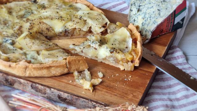 Pastel de manzana, queso y patata,  un primer plato o un acompañante perfecto
