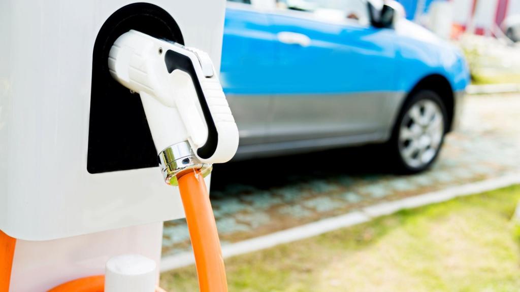 Imagen de archivo de recarga eléctrica