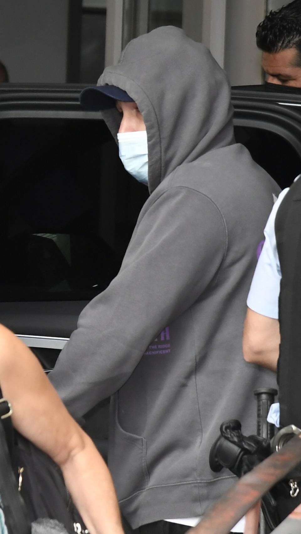 Kiko Rivera saliendo del hospital, el pasado lunes 24 de octubre.