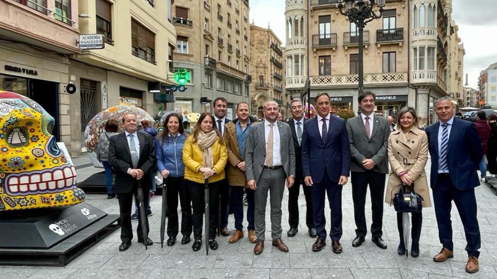 Inauguración de la exposición Mexicráneos en la Plaza del Liceo