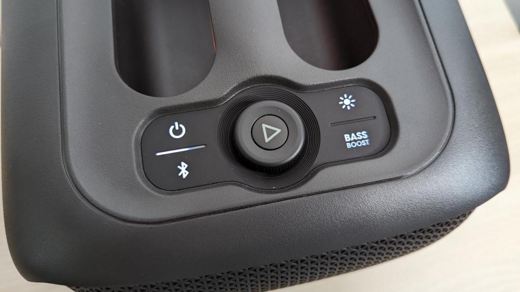Los controles del JBL PartyBox Encore