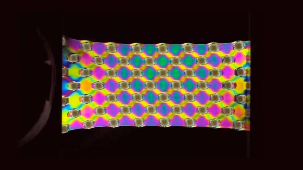 Material plástico flexible y duro