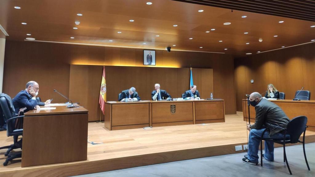 Uno de los acusados, durante el juicio.