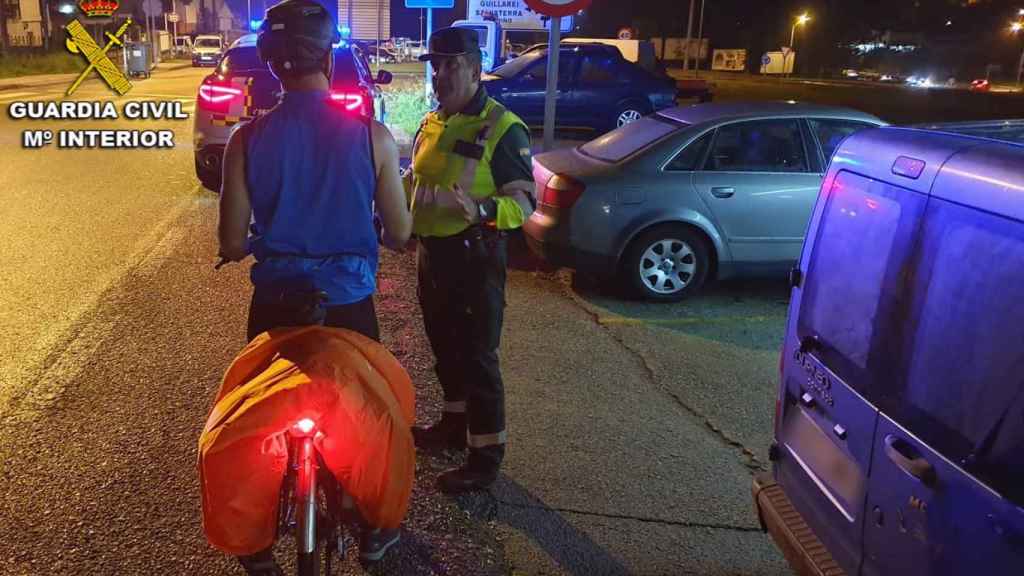 Peregrino en bicicleta interceptado cuando transitaba por una autovía en O Porriño (Pontevedra).