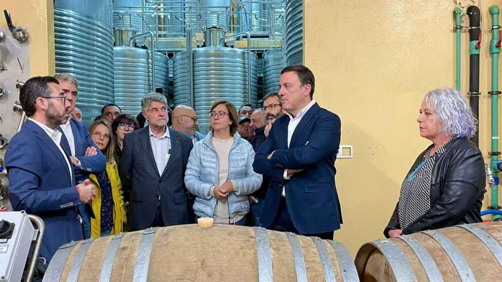 Valentín González Formoso, en una visita a una bodega en Tomiño (Pontevedra).