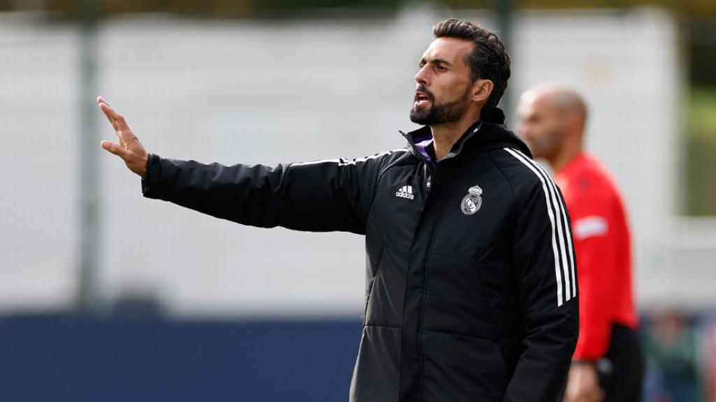 Álvaro Arbeloa dirigiendo al Juvenil A del Real Madrid en la Youth League
