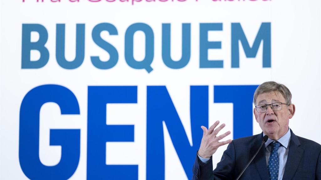 Ximo Puig en la Feria de Trabajo Público.