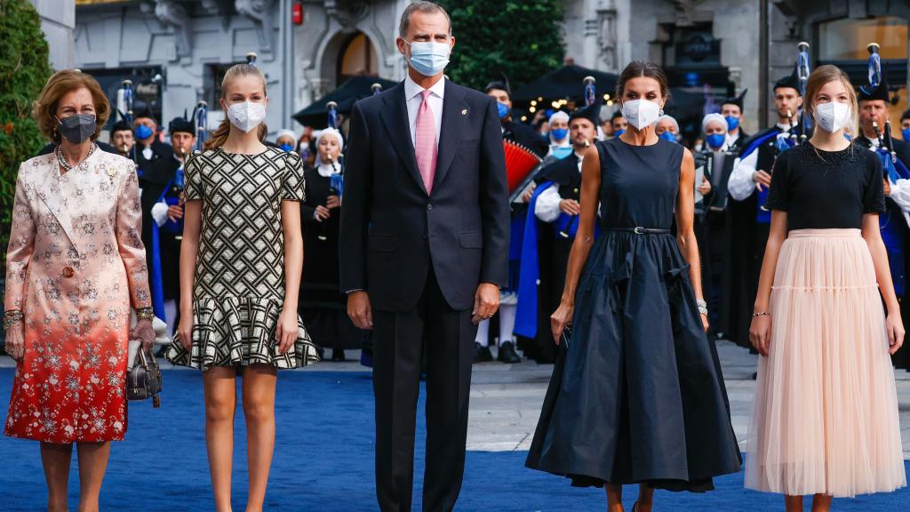 La reina Sofía, la princesa Leonor, el rey Felipe VI, la reina Letizia y la infanta Sofía.