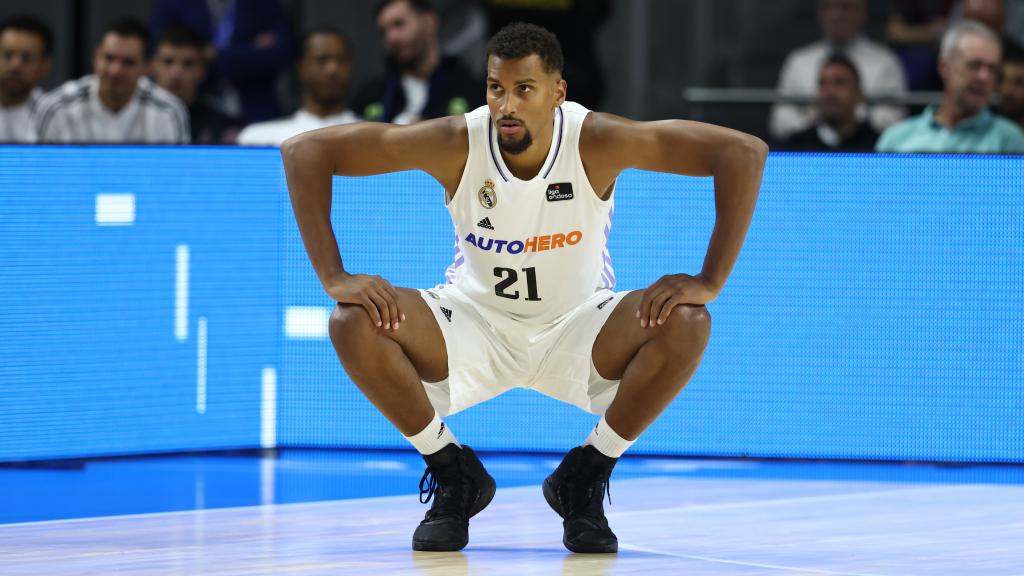 Petr Cornelie antes de un partido del Real Madrid