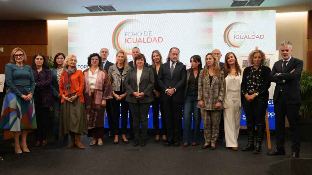 Foto de familia del II Foro de Igualdad de la CEP.