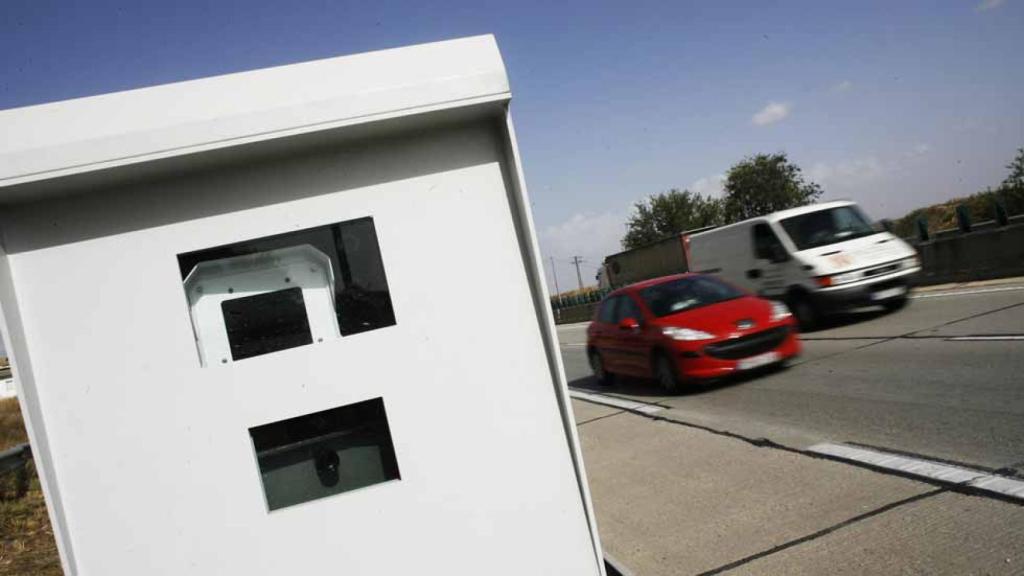 Un radar en la carretera.